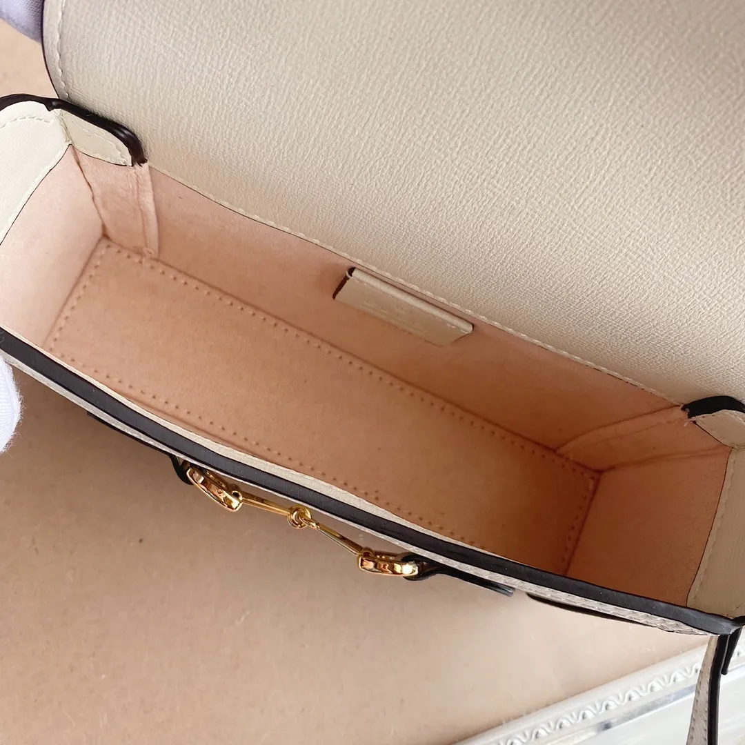 All categories Official website "Brand Women's Bags" Women's Bags 💙 GUCCI 2022 Official New Gucci Crossbody Bag Wholesale 58001500 High Quality Specifications: 18-12-5CM