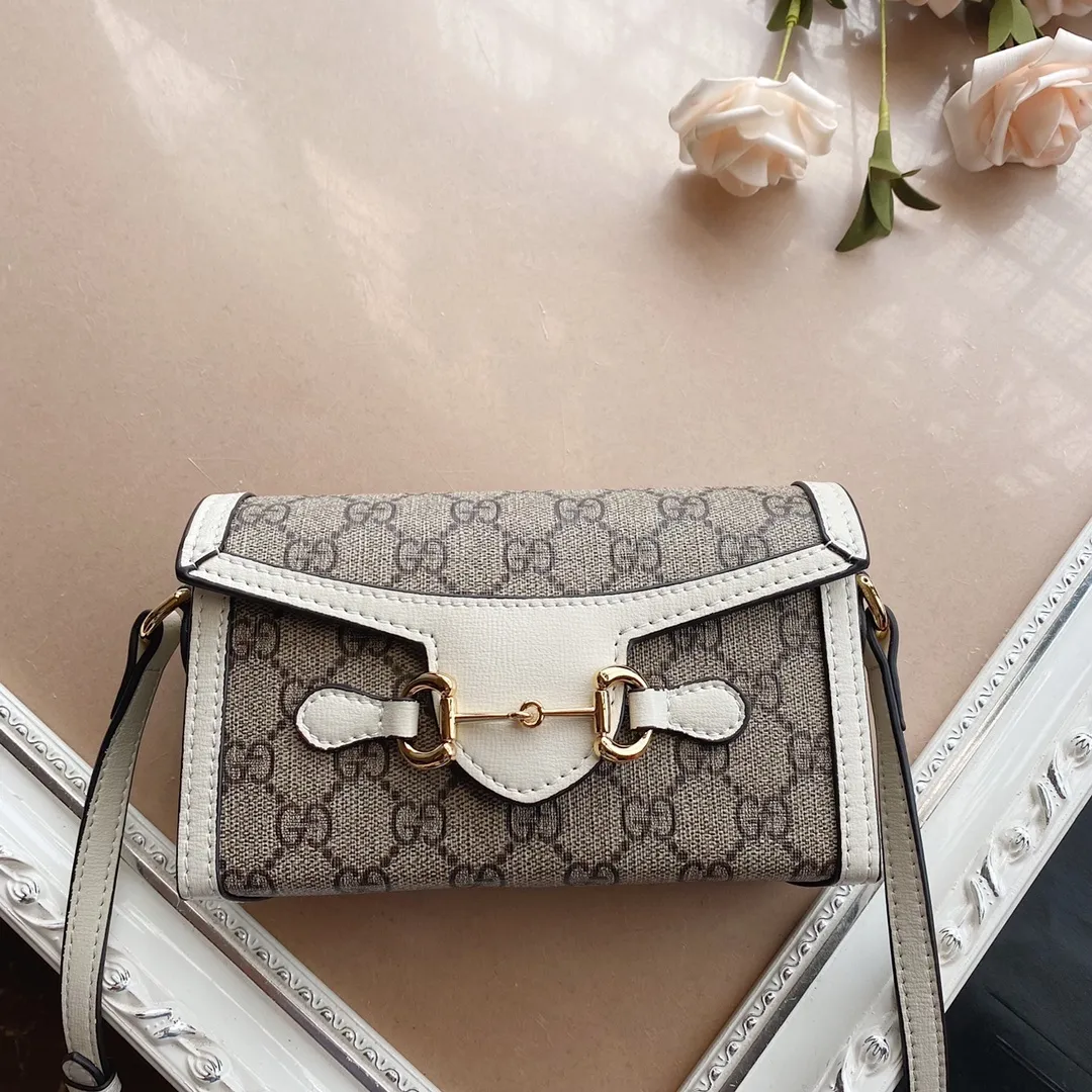 All categories Official website "Brand Women's Bags" Women's Bags 💙 GUCCI 2022 Official New Gucci Crossbody Bag Wholesale 58001500 High Quality Specifications: 18-12-5CM
