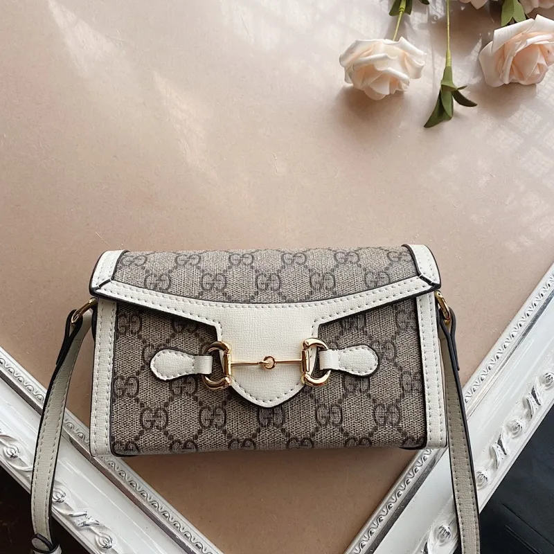 All categories Official website "Brand Women's Bags" Women's Bags 💙 GUCCI 2022 Official New Gucci Crossbody Bag Wholesale 58001500 High Quality Specifications: 18-12-5CM