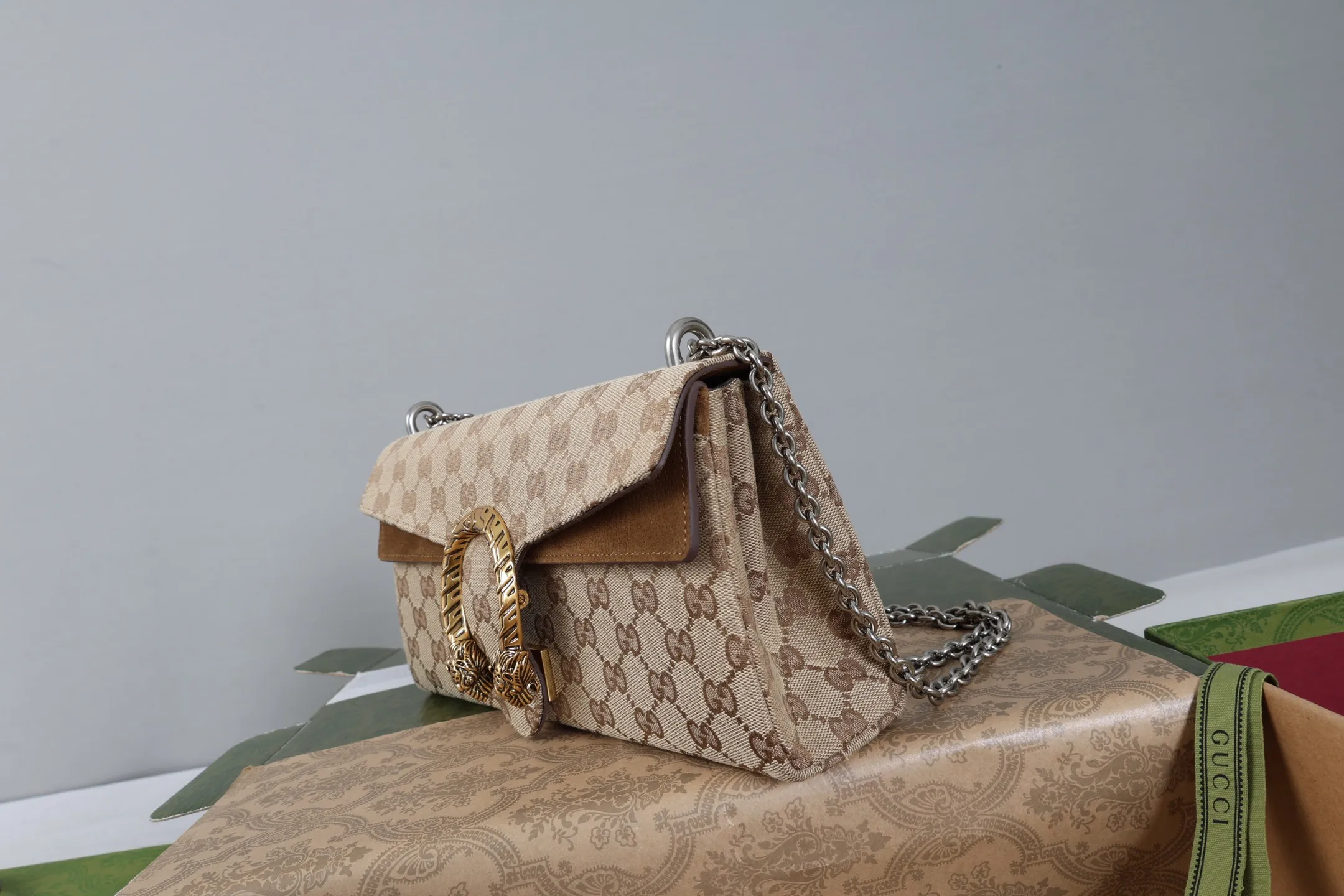 All categories Official website "Brand Women's Bags" Women's Bags 💙 GUCCI 2026 GUCCI new crossbody shoulder bag