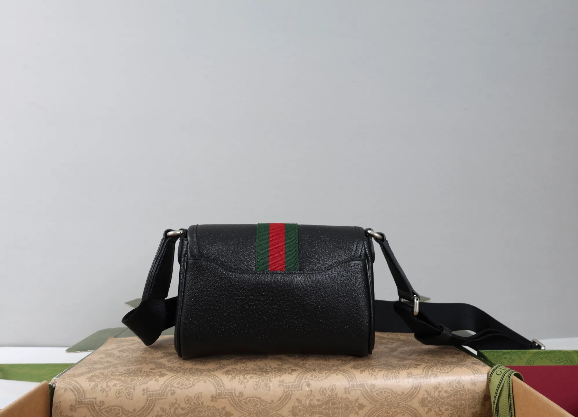 All categories Official website "Brand Women's Bags" Women's Bags 💙 GUCCI 2026 GUCCI new crossbody shoulder bag