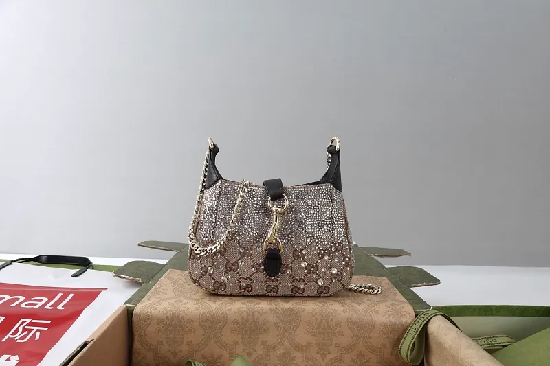 All categories Official website "Brand Women's Bags" Women's Bags 💙 GUCCI 2026 GUCCI new crossbody shoulder bag
