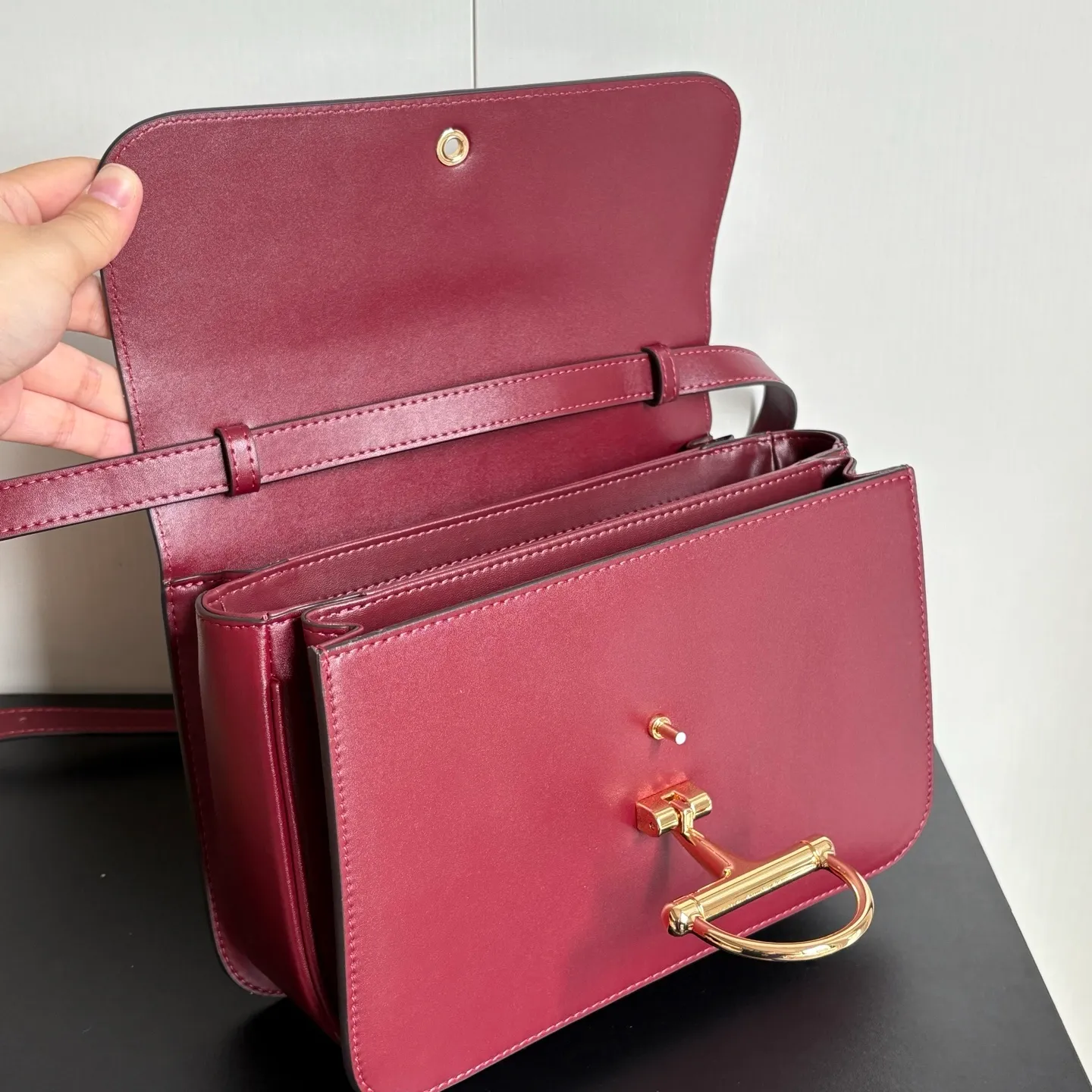 All Categories Official Website "Brand Women's Bags" Women's Bags 💙 GUCCI 2026 New GUCCI Crossbody Bag