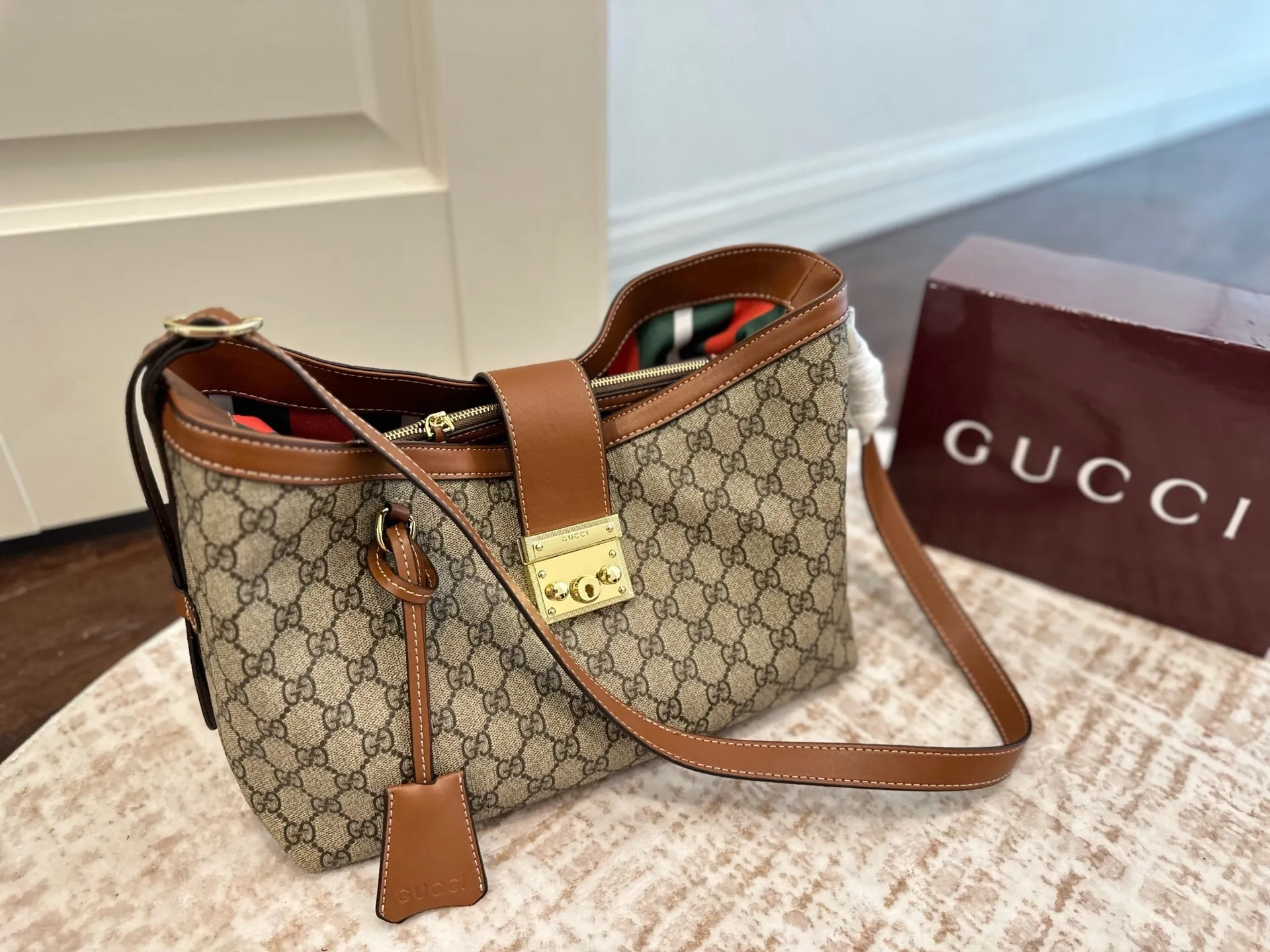 All Categories Official Website "Brand Women's Bags" Women's Bags 💙 GUCCI 2025 New GUCCI Crossbody Bag