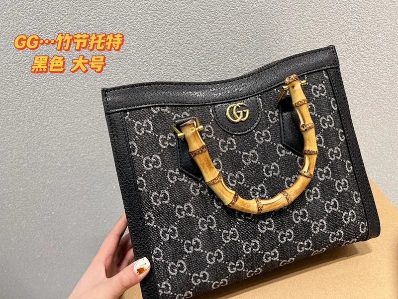 All categories Official website "Brand Women's Bags" Women's Bags 💙 GUCCI 2022 official new Gucci handbag wholesale Large size 58001900 Small size 58001800 High quality Specifications: Large size 27-22 CM Small size 20-16 CM