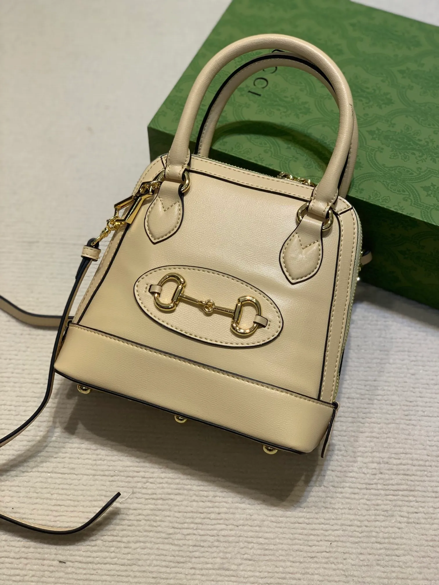All categories Official website "Brand Women's Bags" Women's Bags 💙 GUCCI 2023 latest GUCCI crossbody bag