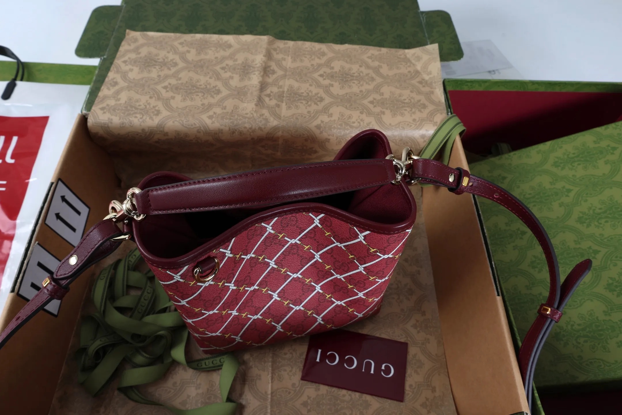 All categories Official website "Brand Women's Bags" Women's Bags 💙 GUCCI 2026 GUCCI new crossbody shoulder bag