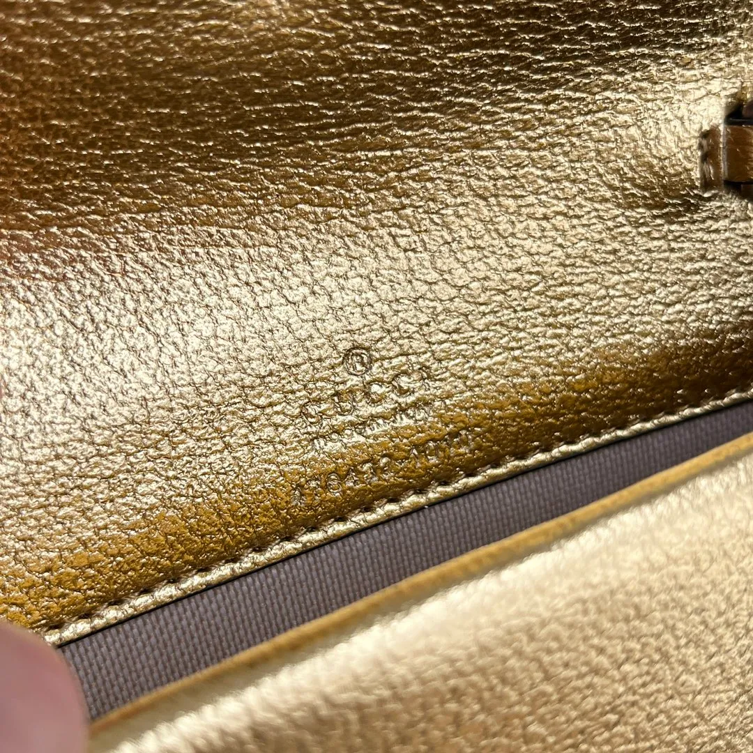 Actual shot #💰260 with box model: 476432 gold leather size: 16.5x10x4.5cm 𝙂𝙪𝙘𝙘𝙞 𝘿𝙞𝙤𝙣𝙮𝙨𝙪𝙨 𝙈𝙞𝙣𝙞 16.5 Xiaogujia’s entry-level small bag is recommended. It’s not worth mentioning. It’s a classic model that can be said to be the symbol of Xiaogujia. The classic mini Dionysian buckle is paired with calfskin. This bag has a very high appearance rate. It is simply a tool for daily wear and is very popular on the street❗️