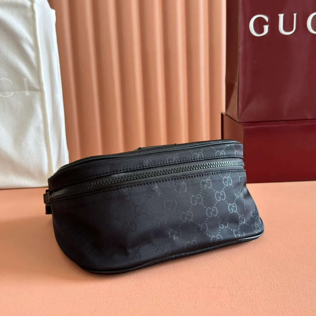 p700📣📣📣 (with complete cabinet packaging) [gucci Gucci]‼ G Home 👉New style. The market's top exclusive goods control, special/counter quality 💯Using imported cowhide, original hardware! Exquisite workmanship. 💯Exclusive physical photos📷👉The quality can be seen in the picture👄👄😘😘. Style number: 449132. Size: 24*13*15. Color: Gram-pressed cloth.
