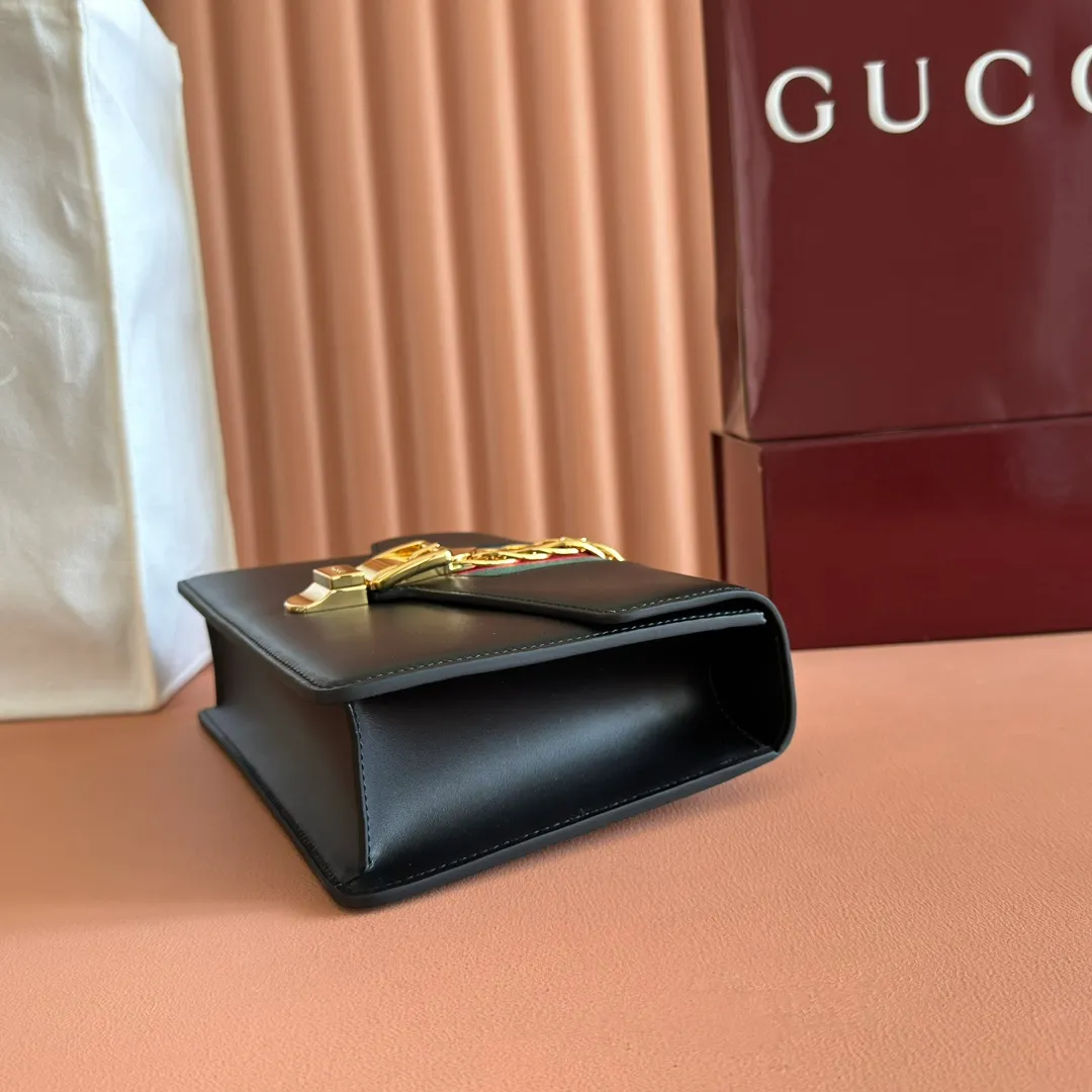 p1360. 💋💋💋【Original leather with complete packaging】‼ G Home 👉New style. The market's top exclusive goods control, special/counter quality 💯Using imported cowhide, original hardware! Exquisite workmanship. 💯Exclusive physical photos📷👉The quality can be seen in the picture👄👄😘😘. Style number: 421882. Dimensions: width 25.5*height 17*side width 8. Color: black.