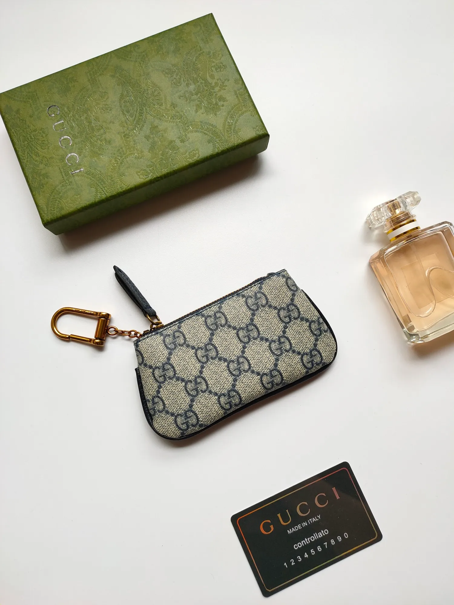 💰130💰 Brand new small coin purse~The lipstick bag is made of Gucci special canvas PVC, with exquisite original factory bronze double G hardware and flexible and unique hook buckles. It is small and exquisite, but has great effect. Model: 671722, size: 12.5x7x1.5cm