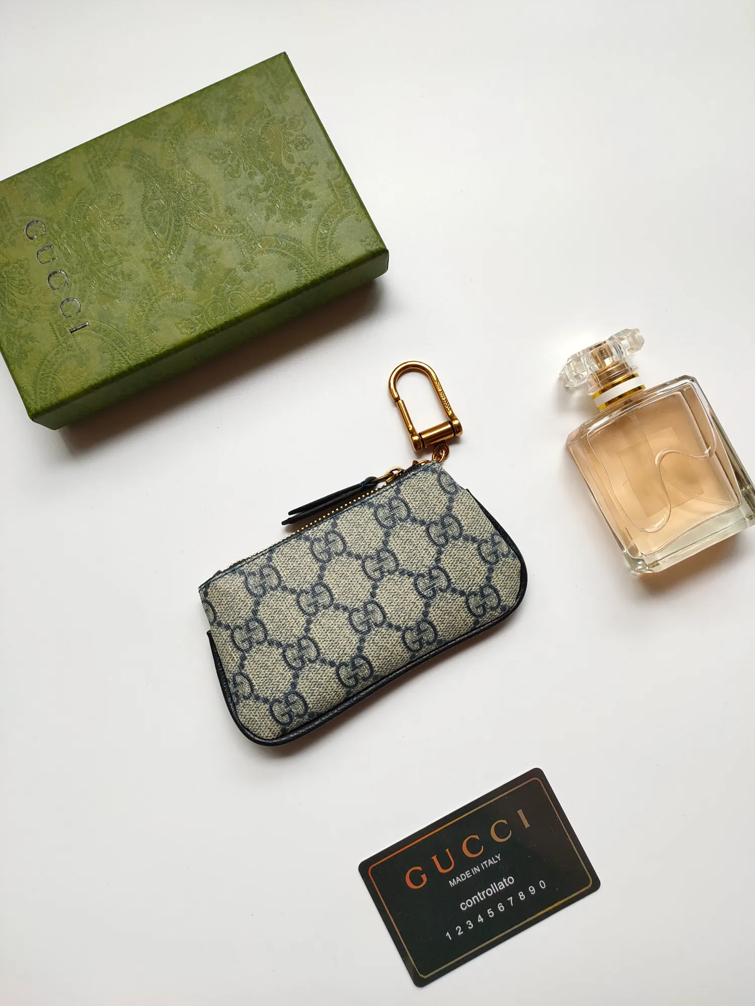 💰130💰 Brand new small coin purse~The lipstick bag is made of Gucci special canvas PVC, with exquisite original factory bronze double G hardware and flexible and unique hook buckles. It is small and exquisite, but has great effect. Model: 671722, size: 12.5x7x1.5cm