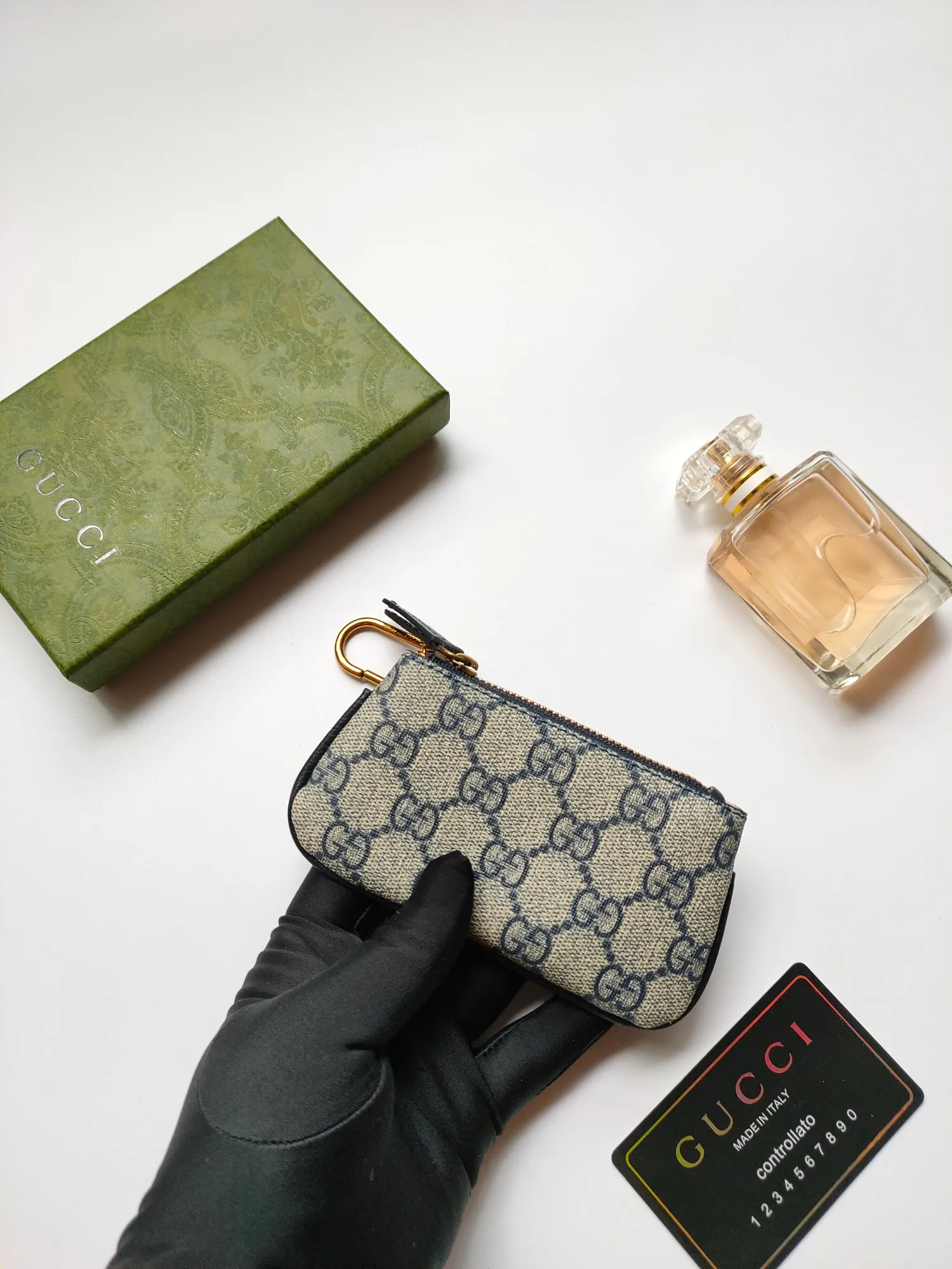 💰130💰 Brand new small coin purse~The lipstick bag is made of Gucci special canvas PVC, with exquisite original factory bronze double G hardware and flexible and unique hook buckles. It is small and exquisite, but has great effect. Model: 671722, size: 12.5x7x1.5cm
