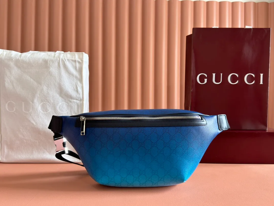 p900💋💋💋【Full set of packaging at the counter】gjia’s unique blue gradient effect printing adds a fashionable aesthetic to this basic functional item. This cross-body bag is made of GG Monogram coated fabric, with all-over gradient printing showing off its ingenious design. Gradient blue GG Monogram coated fabric, dark blue leather trim, all-over gradient print, blue cotton and linen lining, zipper closure, size: 835810. Dimensions: 39cm (width) x 17cm (height) x 4cm (depth) Weight: approx. 0.5kg Color: gradient blue/original leather. Made in Italy