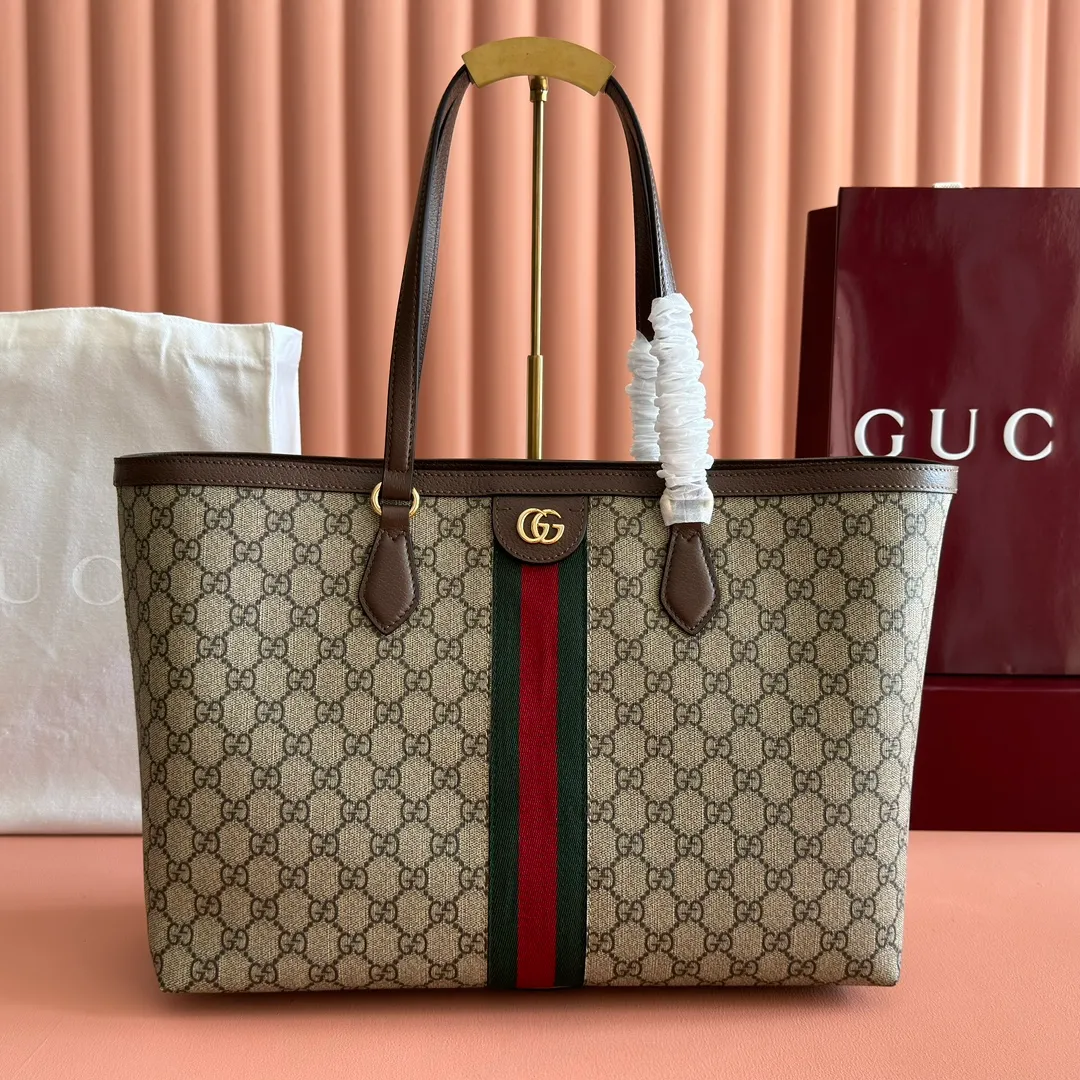 p900. 💋💋💋【Original leather with 🌈(Cdfmall Sanya Duty Free Store Handbag)🔥🔥 💋 Ophidia shopping bag Brown cowhide with GG waterproof fabric to create a retro style, iconic red and green webbing decoration. Model number 631685 brown cloth. Size: 38x28x14cm.