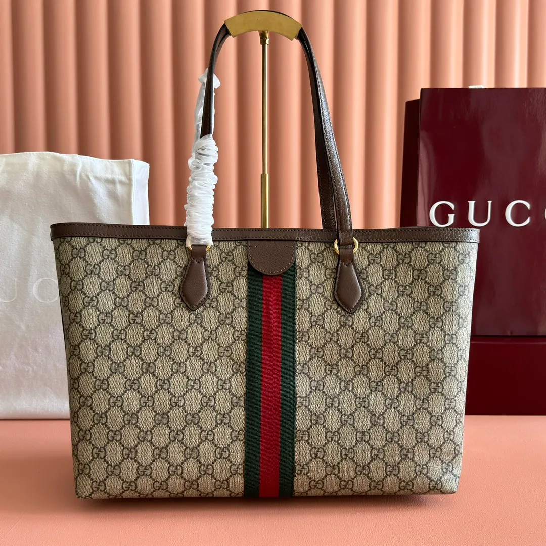 p900. 💋💋💋【Original leather with 🌈(Cdfmall Sanya Duty Free Store Handbag)🔥🔥 💋 Ophidia shopping bag Brown cowhide with GG waterproof fabric to create a retro style, iconic red and green webbing decoration. Model number 631685 brown cloth. Size: 38x28x14cm.