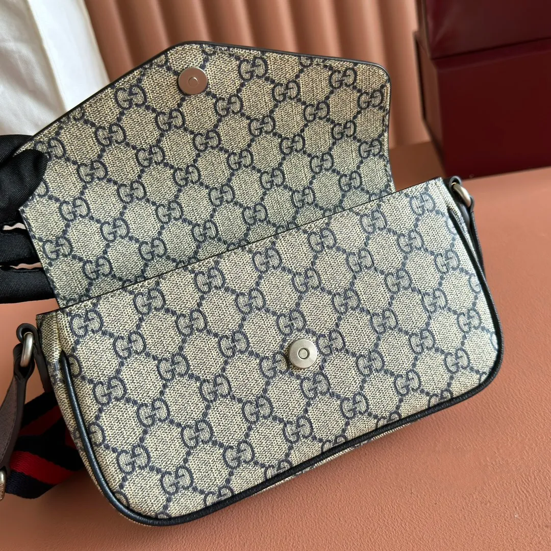p900🔥🔥🔥[Original leather - equipped with counter packaging] The GUCCI Ophidia series continues to grow and develop, and a variety of unique shapes and materials will be launched every season. Crafted in beige and ebony GG Supreme canvas, this mini bag features Double G hardware and a webbing shoulder strap. Model 764961 is made of counter-quality imported cowhide and matched with genuine open-plate copper hardware. Dimensions-13x22x4cm