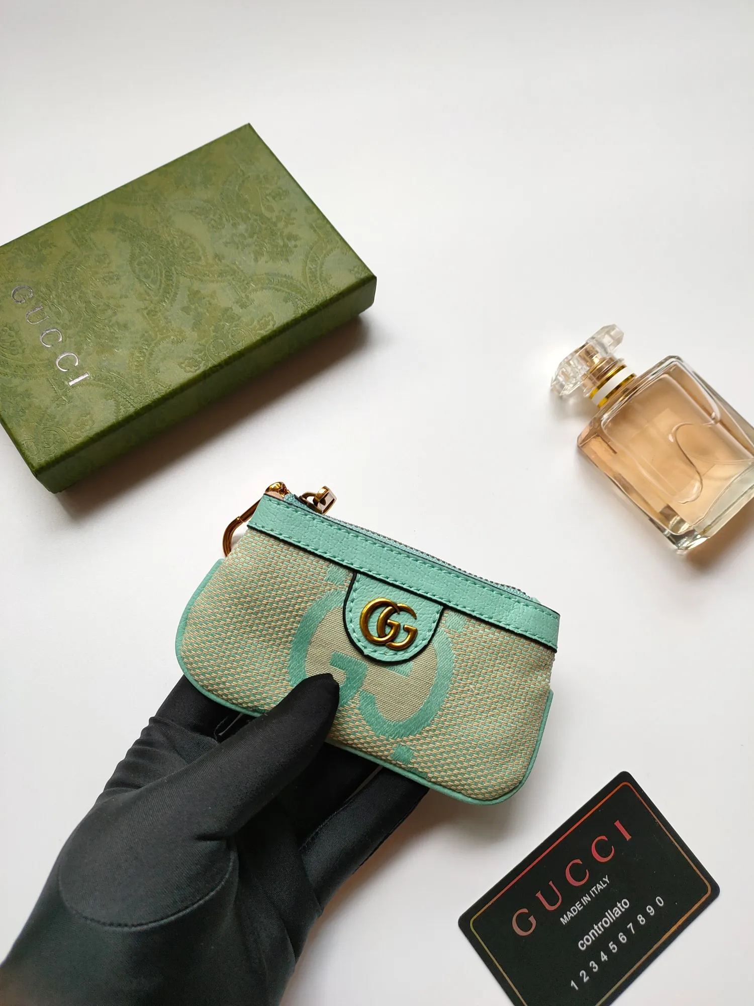 💰130💰New small coin purse~The lipstick bag is made of Gucci's new large-character fabric, with exquisite original factory bronze double G hardware and flexible and unique hook buckles. It is small and exquisite, but has great effect. Model: 671722, size: 12.5x7x1.5cm