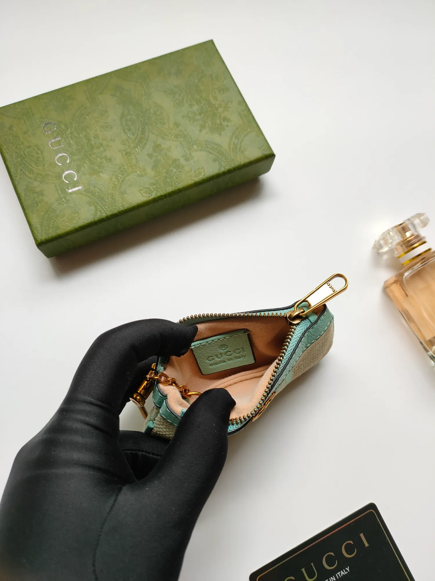 💰130💰New small coin purse~The lipstick bag is made of Gucci's new large-character fabric, with exquisite original factory bronze double G hardware and flexible and unique hook buckles. It is small and exquisite, but has great effect. Model: 671722, size: 12.5x7x1.5cm