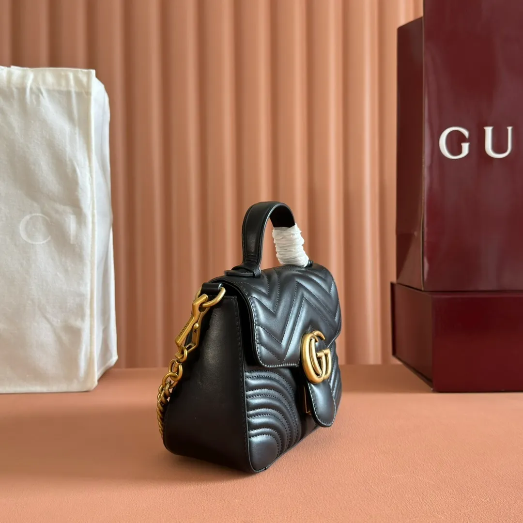 p1280. 📣📣📣【Original leather accessories🌈Full set of counter packaging】🔥🔥 ‼ ‼ "Marmont Italian Original Leather"‼ ‼ Have you picked up the addictive Gucci bags? The elegant and exquisite design of the GG Marmont series has captured the hearts of many girls! At the same time, it is also a must-have versatile item for global experts! Super awesome! Model: 547260. Size: 21*15.5*8. Color: black