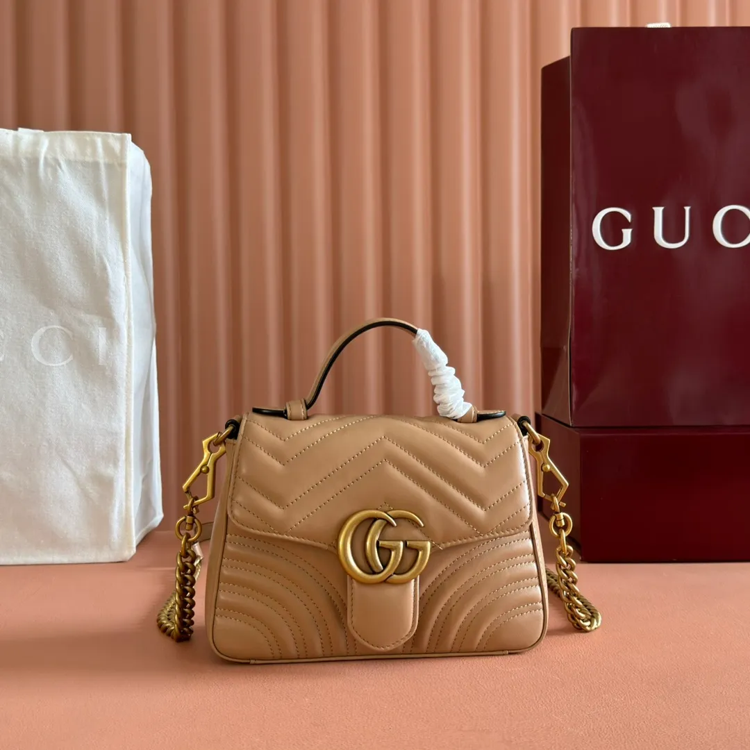 p1280. 📣📣📣【Original leather accessories🌈Full set of counter packaging】🔥🔥 ‼ ‼ "Marmont Italian Original Leather"‼ ‼ Have you picked up the addictive Gucci bags? The elegant and exquisite design of the GG Marmont series has captured the hearts of many girls! At the same time, it is also a must-have versatile item for global experts! Super awesome! Model: 547260. Size: 21*15.5*8. Color: rose