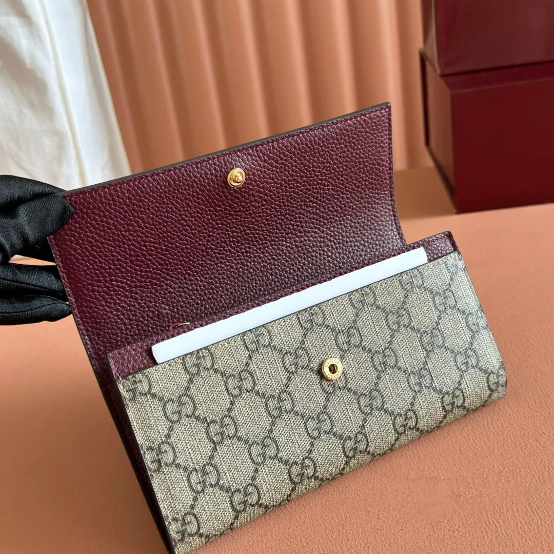p460📣📣📣 [Original leather with full counter packaging]🔥🔥 ‼ ️The new Ophidia series❣ Made of calfskin imported from Italy, equipped with classic double G hardware, a new style and contour support are now available. A structural shape in which the inner side is divided into intervals. Since the chain strap is removable, it can also be used as a mini bag. ️😘Made from top overseas hardware, 💍Model: 456116 Size: W19xH10xD2.5
