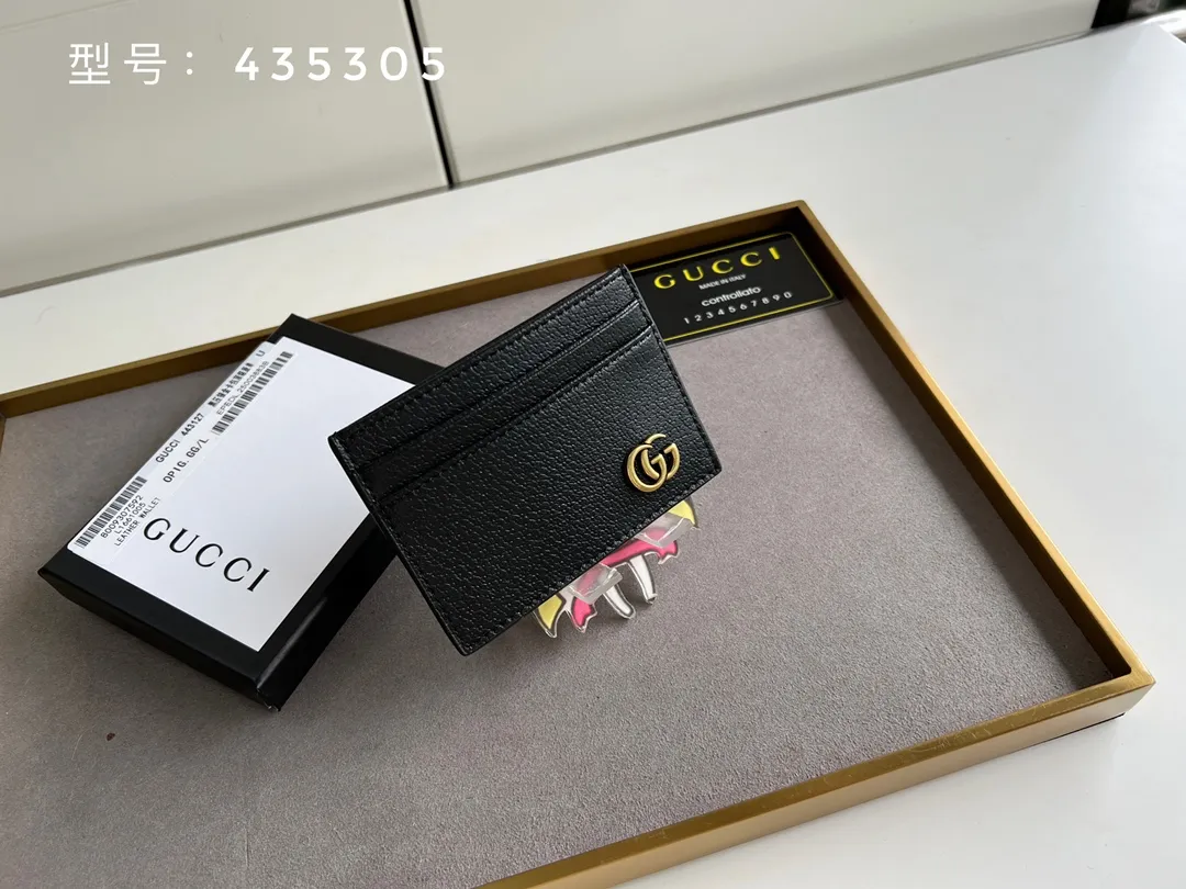 💰100 Top Original 💎 Pigskin fabric # GUCCI new card holder. GG Marmont card holder. Made of calfskin, quilted humanoid pattern and crafted with top-grade overseas hardware. lGG Marmont card holder! Style number: 435305 / 443127 Size: W10xH7cm.