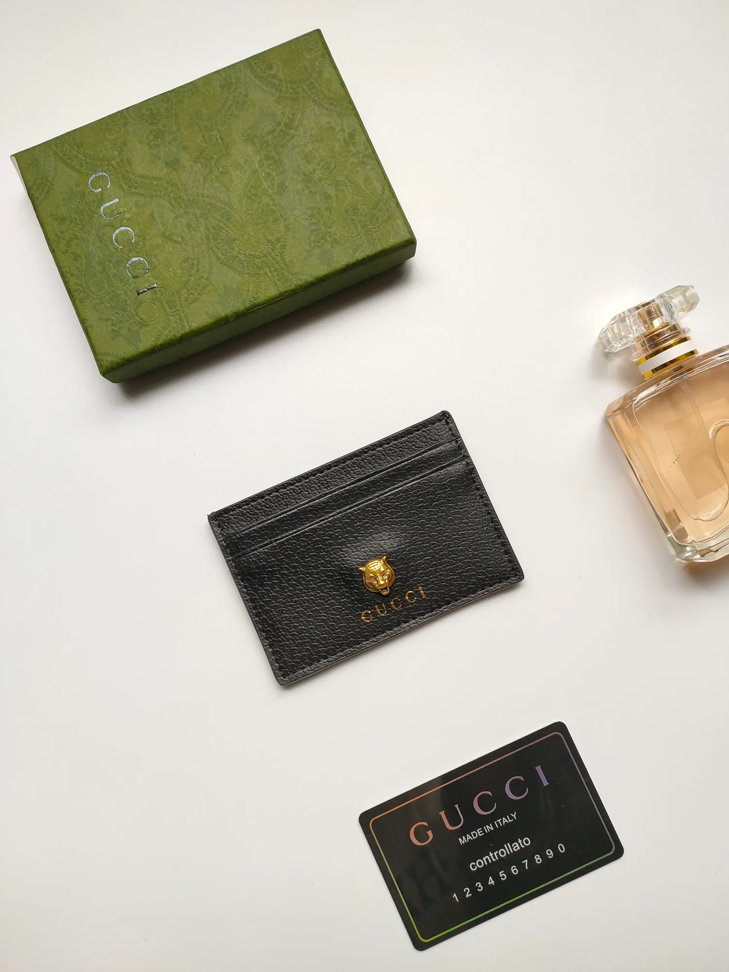 ￥90 💰GUCCI ‼ Counter quality, original single leather, model 436022🥇Card holder 🐂Made of imported iconic hardware metal and wild boar effect calfskin👏🏻Thick to the touch,‼ The printing pattern is clear and distinct😍Color: black leather. Size:w10×h7cm.