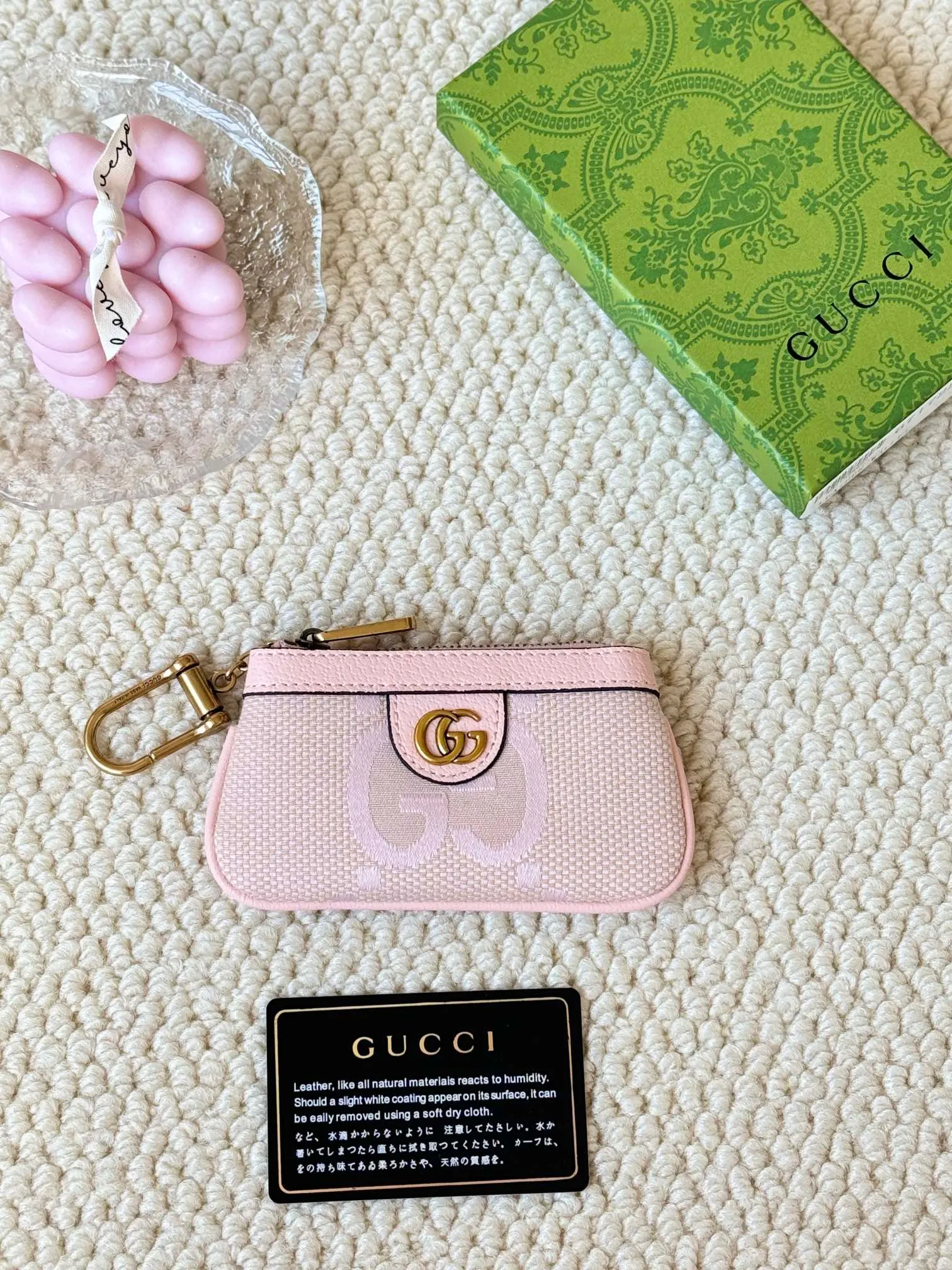 💰140 gucci new small coin purse ~ lipstick bag! Cowhide + PVC with exquisite original factory hardware! Flexible and unique hook buckle, small and exquisite, with great effect. Model: 671722, size: 12x7.5x1.5cm.