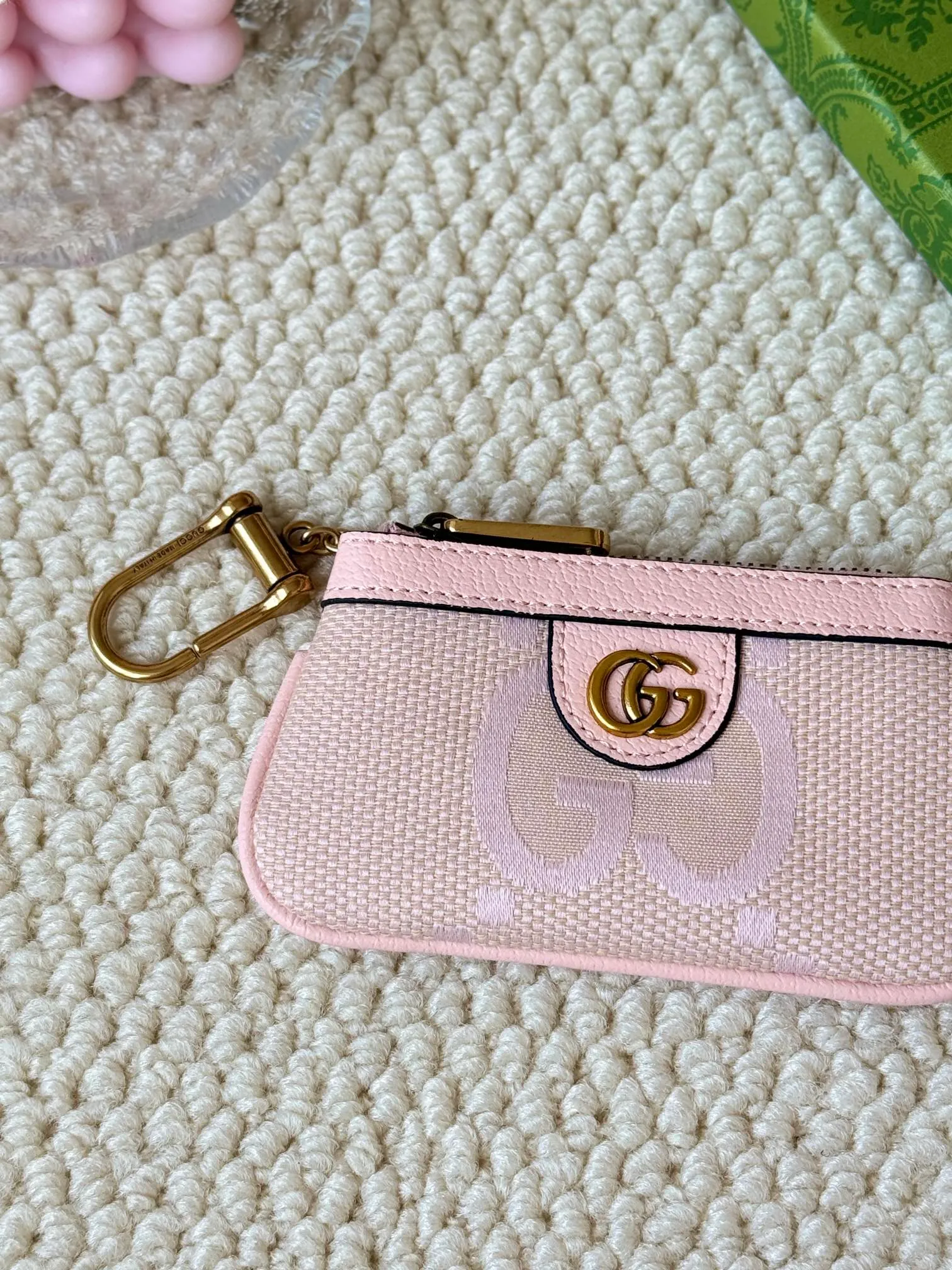 💰140 gucci new small coin purse ~ lipstick bag! Cowhide + PVC with exquisite original factory hardware! Flexible and unique hook buckle, small and exquisite, with great effect. Model: 671722, size: 12x7.5x1.5cm.