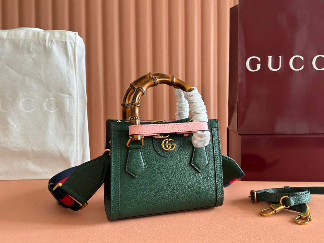 p1420. 📣📣📣【Original leather with complete packaging】🔥🔥Mini tote bag combines two recognizable brand elements, bamboo handles and double G accessories. The blue leather material and two khaki buckles complement each other, highlighting the smart and elegant temperament. Mini size: 20*16*10cm Model: 702732.