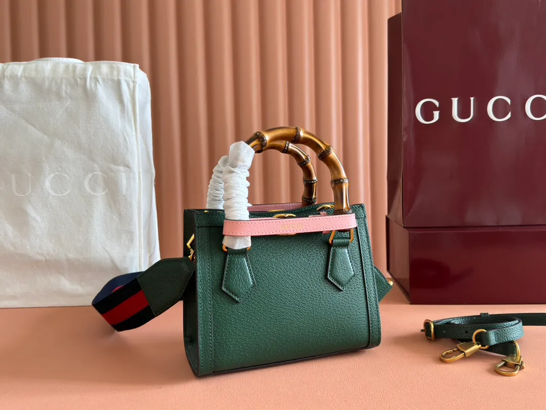 p1420. 📣📣📣【Original leather with complete packaging】🔥🔥Mini tote bag combines two recognizable brand elements, bamboo handles and double G accessories. The blue leather material and two khaki buckles complement each other, highlighting the smart and elegant temperament. Mini size: 20*16*10cm Model: 702732.