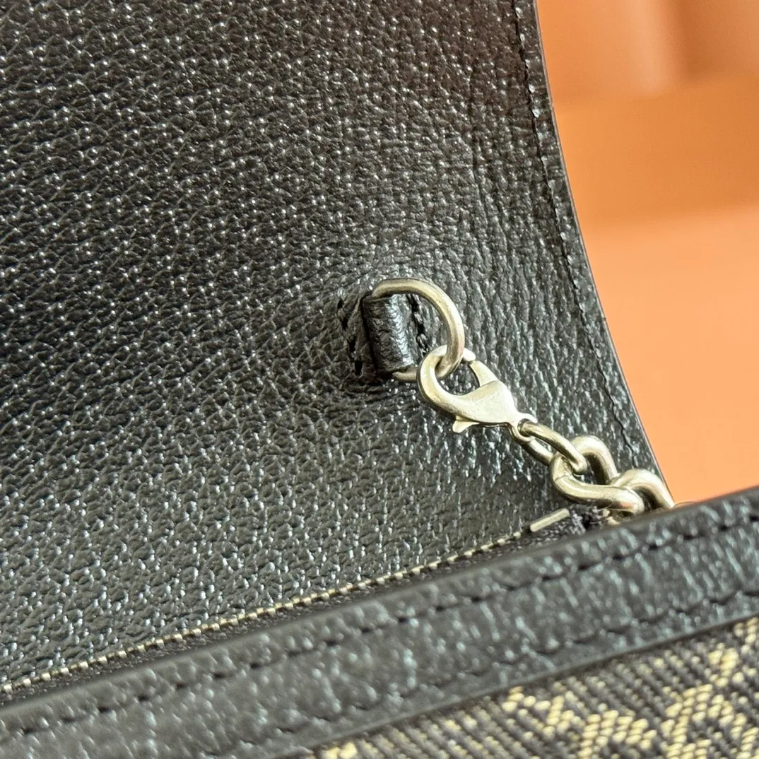 p740. 📣📣📣【Original leather🌈 Equipped with full package at the counter】🔥🔥GG Original leather, ebony double G fabric PVC with leather chain mini handbag/wallet, small bag with detachable shoulder strap, ample internal space, perfect replica of the original, 💯top-grade Italian imported cowhide👉fine workmanship ‼ ️Model: 401231, size: 20*13.5*4cm.