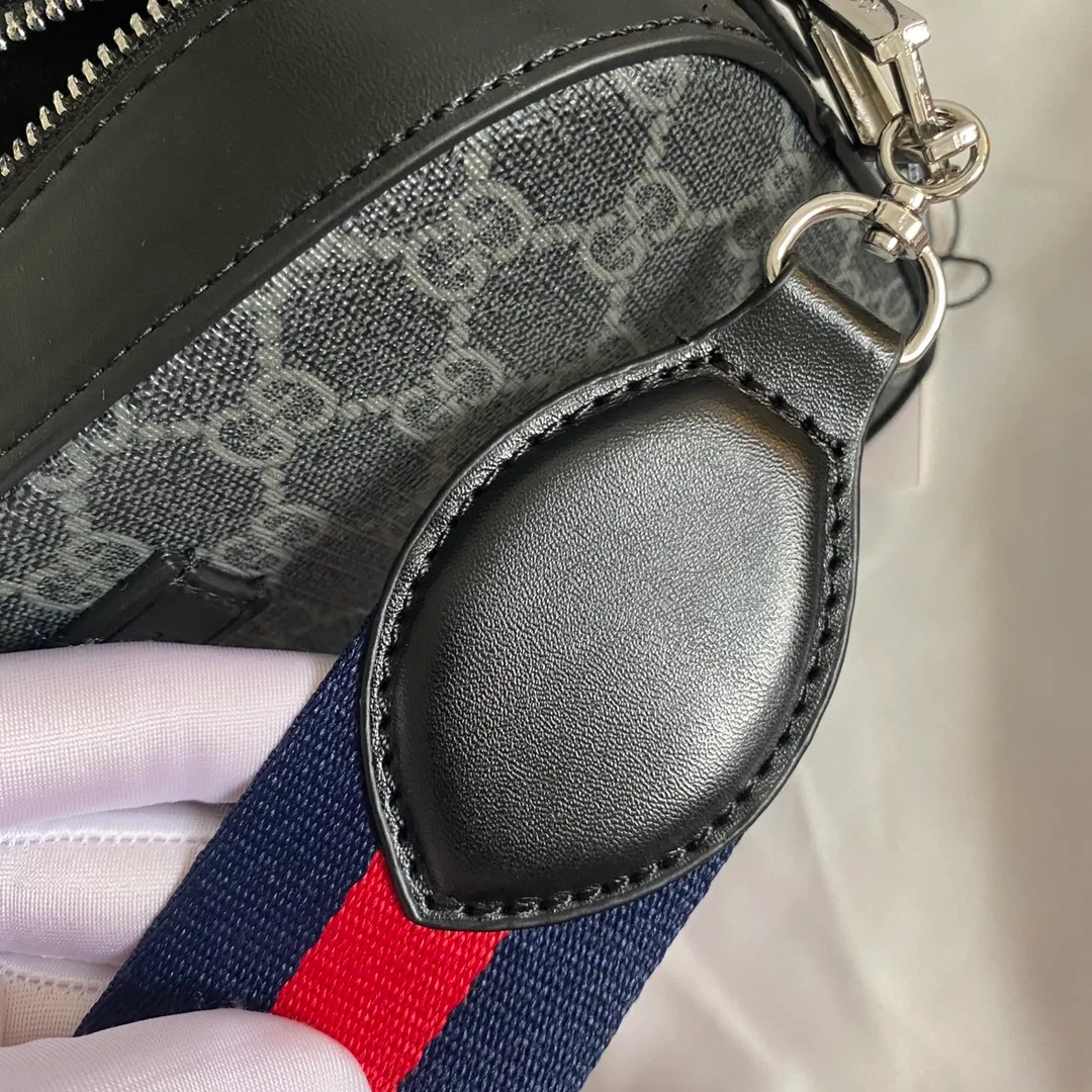 Actual shot #💰220 Model: 574886g Size: 24.5x15x7cm GUCCI gg black series crossbody camera bag is carefully made of soft high-grade PVC waterproof material! The simple design is combined with the brand's classic iconic red and green webbing.