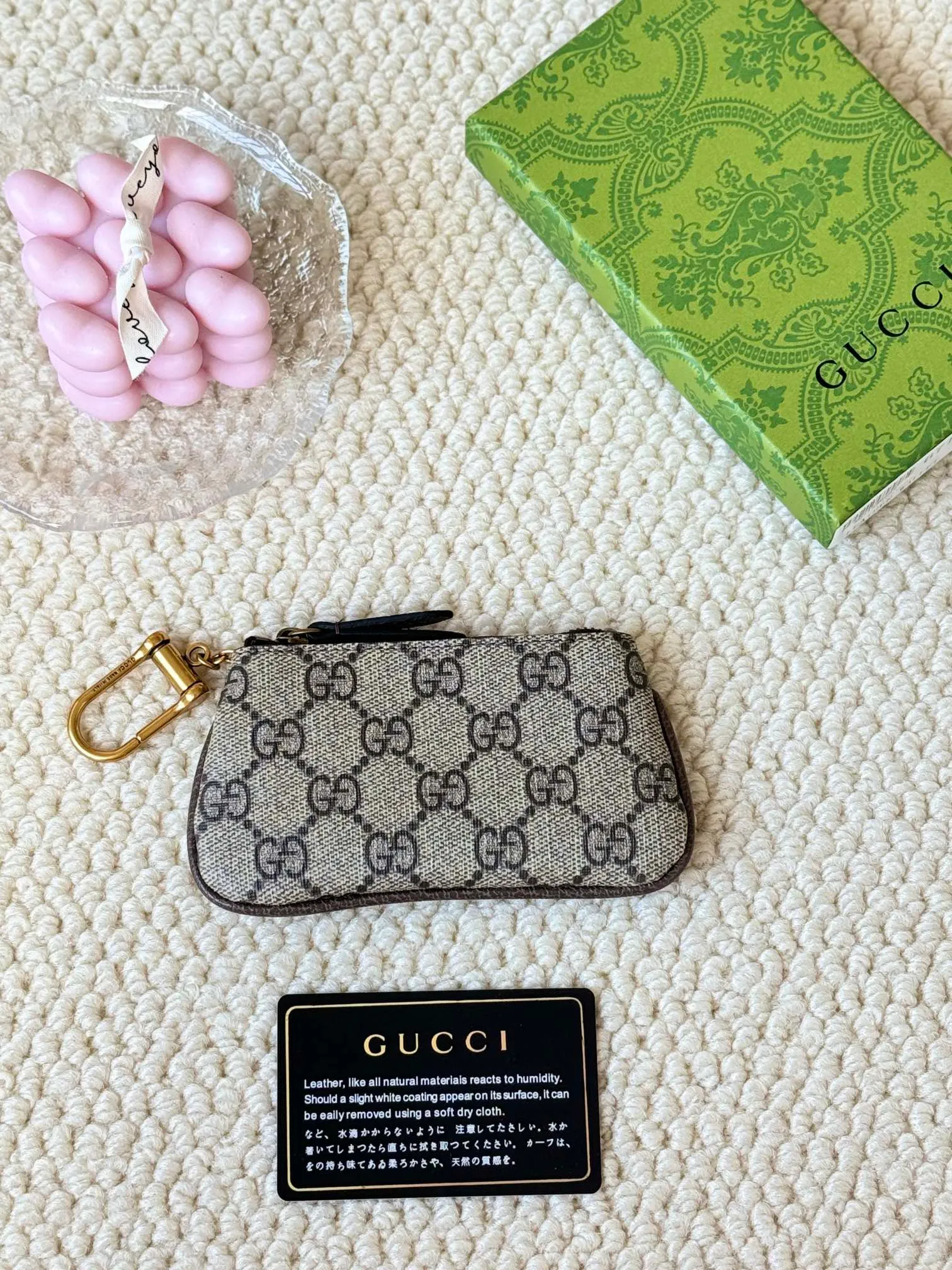 💰140 gucci new small coin purse ~ lipstick bag! Cowhide + PVC with exquisite original factory hardware! Flexible and unique hook buckle, small and exquisite, with great effect. Model: 671722, size: 12x7.5x1.5cm.