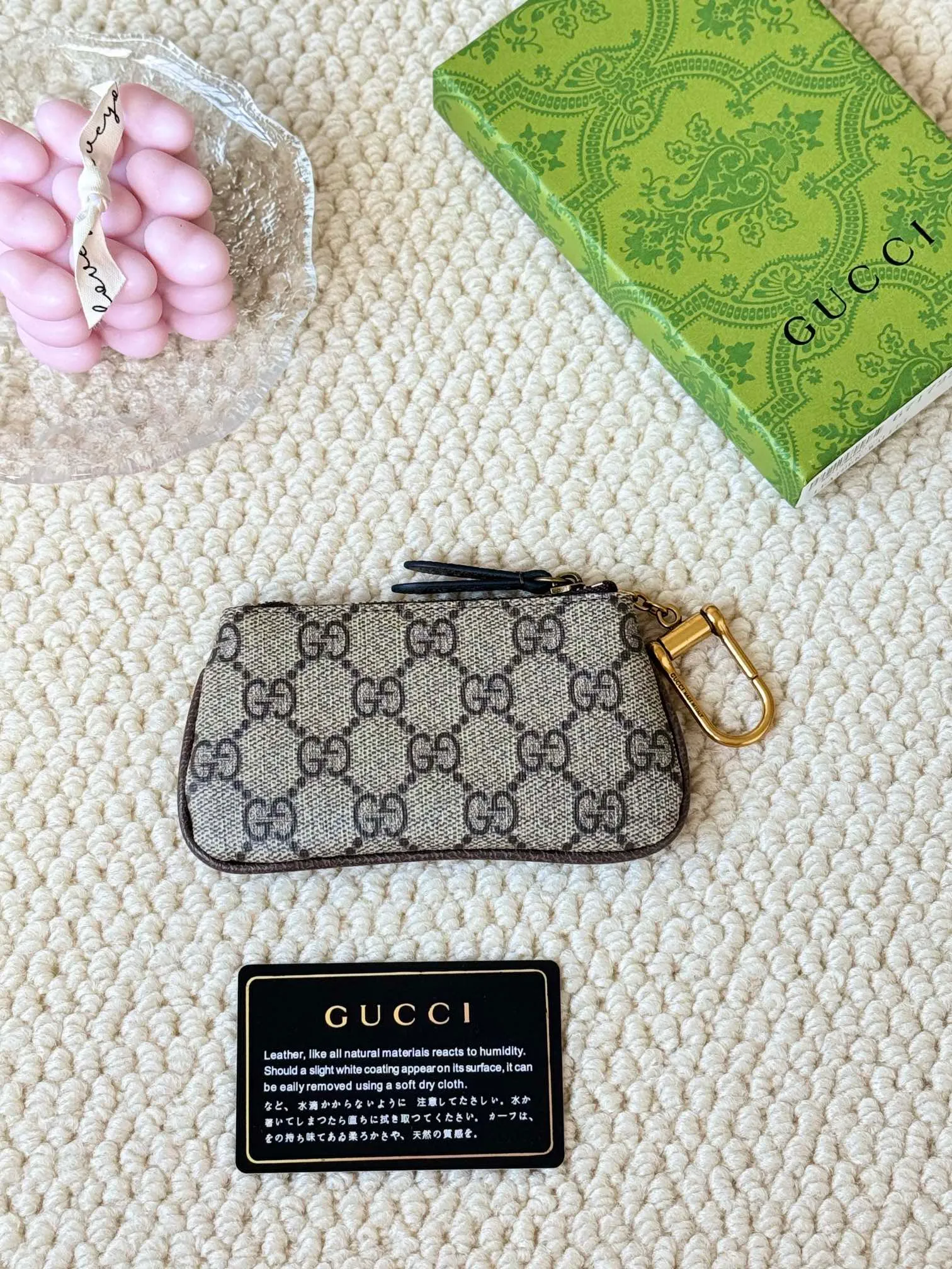 💰140 gucci new small coin purse ~ lipstick bag! Cowhide + PVC with exquisite original factory hardware! Flexible and unique hook buckle, small and exquisite, with great effect. Model: 671722, size: 12x7.5x1.5cm.