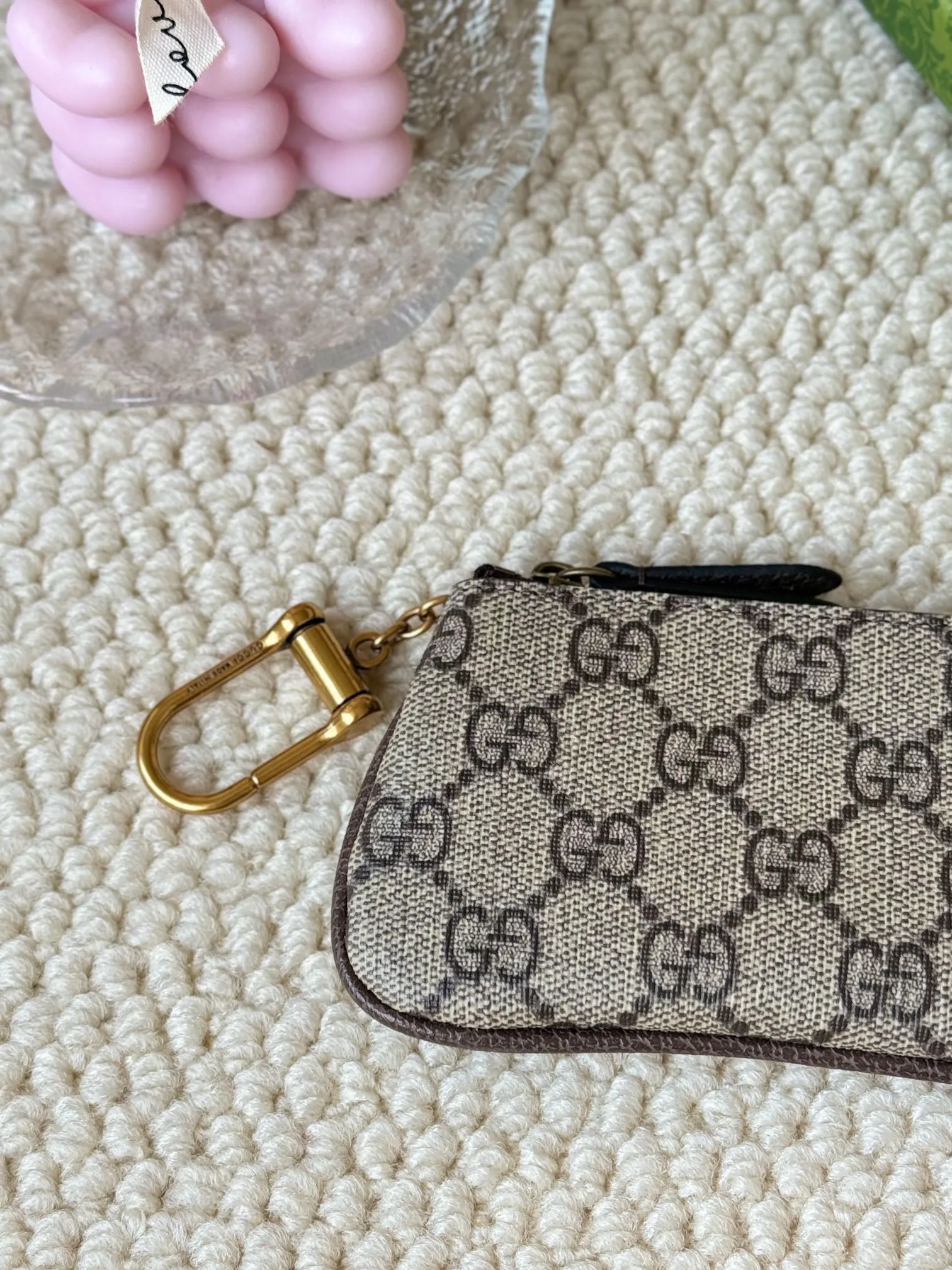 💰140 gucci new small coin purse ~ lipstick bag! Cowhide + PVC with exquisite original factory hardware! Flexible and unique hook buckle, small and exquisite, with great effect. Model: 671722, size: 12x7.5x1.5cm.