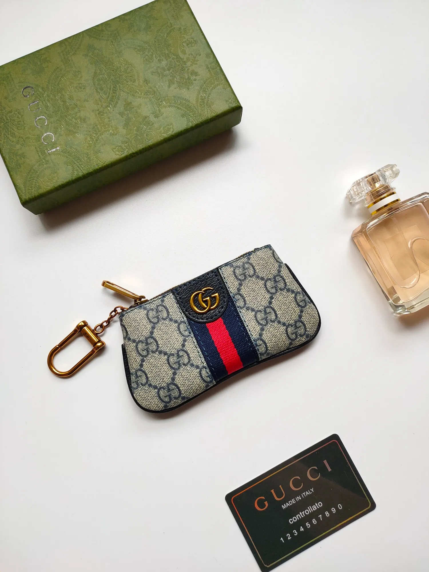 💰130💰 Brand new small coin purse~The lipstick bag is made of Gucci special canvas PVC with red and green webbing, with exquisite original factory bronze double G hardware and flexible and unique hook buckles. It is small and exquisite, but has great effect. Model: 671722, size: 12.5x7x1.5cm