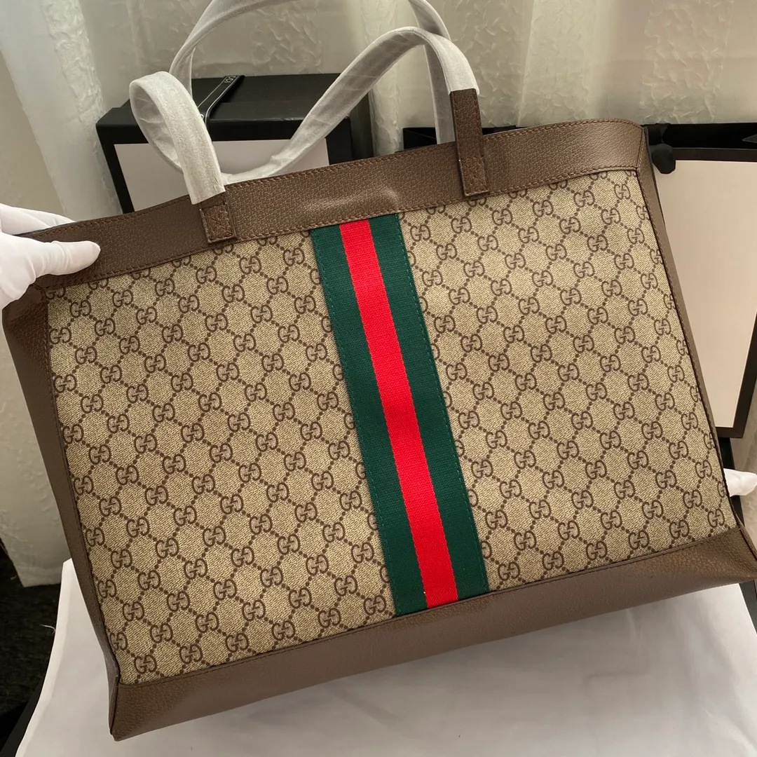 Actual shot #💰400 Style number: 547947 Size: 44x33x15cm Gucci ophidia series tote tote bag/shopping bag/two-in-one bag classic bag shape➕classic color, retro and practical large bag. You can directly hold the inner pocket as a handbag when going out, capacity🉑️✅