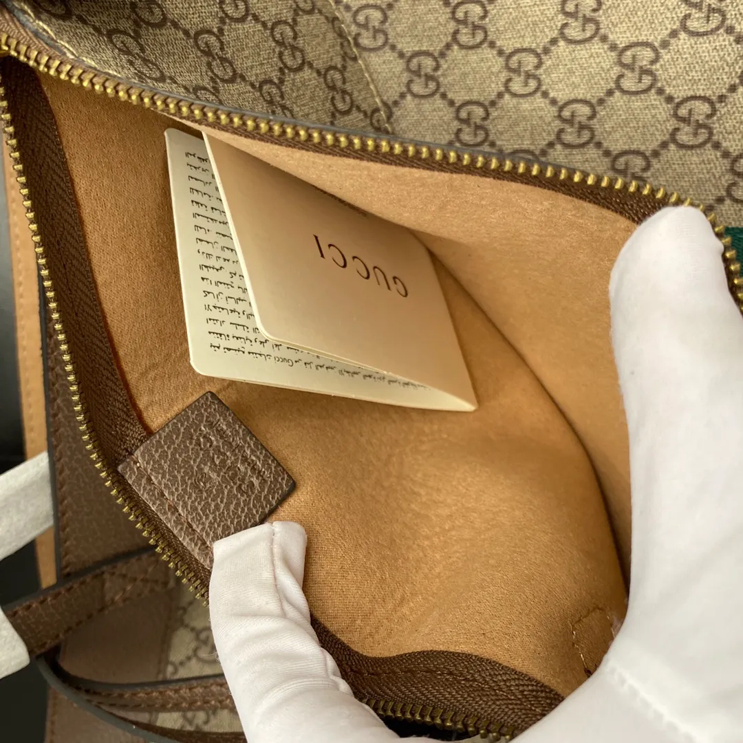 Actual shot #💰400 Style number: 547947 Size: 44x33x15cm Gucci ophidia series tote tote bag/shopping bag/two-in-one bag classic bag shape➕classic color, retro and practical large bag. You can directly hold the inner pocket as a handbag when going out, capacity🉑️✅