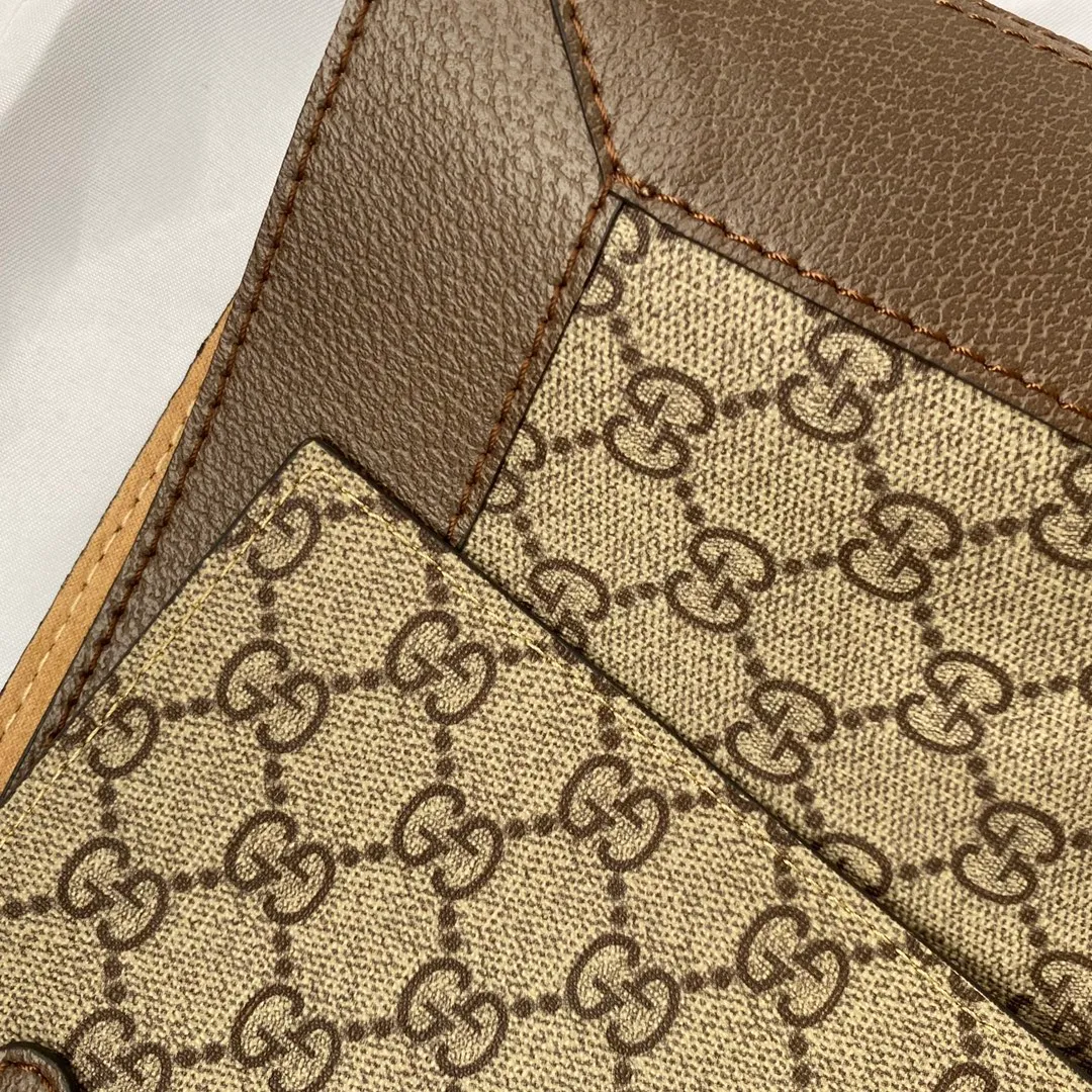 Actual shot #💰400 Style number: 547947 Size: 44x33x15cm Gucci ophidia series tote tote bag/shopping bag/two-in-one bag classic bag shape➕classic color, retro and practical large bag. You can directly hold the inner pocket as a handbag when going out, capacity🉑️✅