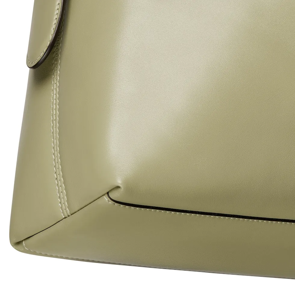 G's new model number: 850926 gray green leather "original leather, counter dustproof cloth bag", size: width 35 × height 27.5 × depth 11cm. Ready to ship. 🌹🌹🌹