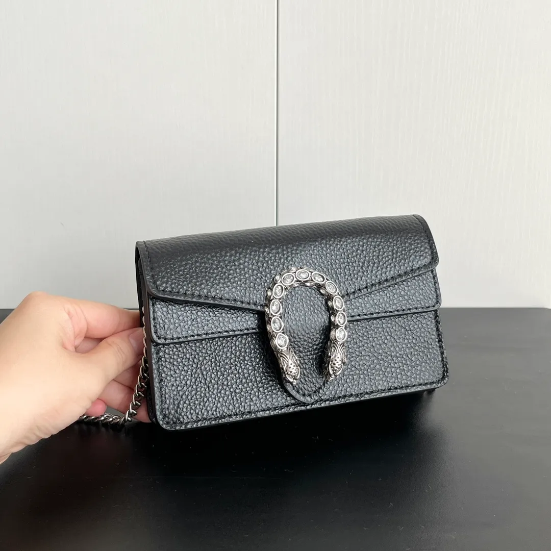 Actual shot #💰260 with box model: 476432 black leather size: 16.5x10x4.5cm 𝙂𝙪𝙘𝙘𝙞 𝘿𝙞𝙤𝙣𝙮𝙨𝙪𝙨 𝙈𝙞𝙣𝙞 16.5 Xiaogujia’s entry-level small bag is recommended. It’s not worth mentioning. It’s a classic model that can be said to be the symbol of Xiaogujia. The classic mini Dionysian buckle is paired with calfskin. This bag has a very high appearance rate. It is simply a tool for daily wear and is very popular on the street❗️