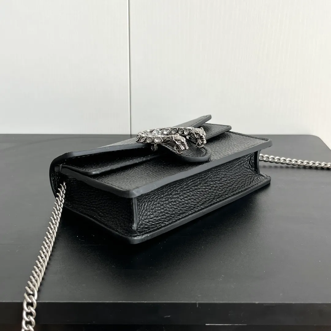 Actual shot #💰260 with box model: 476432 black leather size: 16.5x10x4.5cm 𝙂𝙪𝙘𝙘𝙞 𝘿𝙞𝙤𝙣𝙮𝙨𝙪𝙨 𝙈𝙞𝙣𝙞 16.5 Xiaogujia’s entry-level small bag is recommended. It’s not worth mentioning. It’s a classic model that can be said to be the symbol of Xiaogujia. The classic mini Dionysian buckle is paired with calfskin. This bag has a very high appearance rate. It is simply a tool for daily wear and is very popular on the street❗️