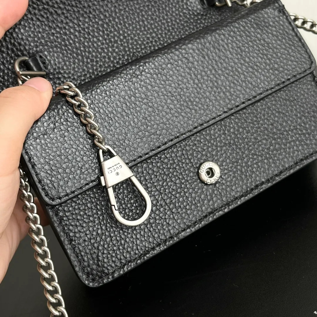 Actual shot #💰260 with box model: 476432 black leather size: 16.5x10x4.5cm 𝙂𝙪𝙘𝙘𝙞 𝘿𝙞𝙤𝙣𝙮𝙨𝙪𝙨 𝙈𝙞𝙣𝙞 16.5 Xiaogujia’s entry-level small bag is recommended. It’s not worth mentioning. It’s a classic model that can be said to be the symbol of Xiaogujia. The classic mini Dionysian buckle is paired with calfskin. This bag has a very high appearance rate. It is simply a tool for daily wear and is very popular on the street❗️