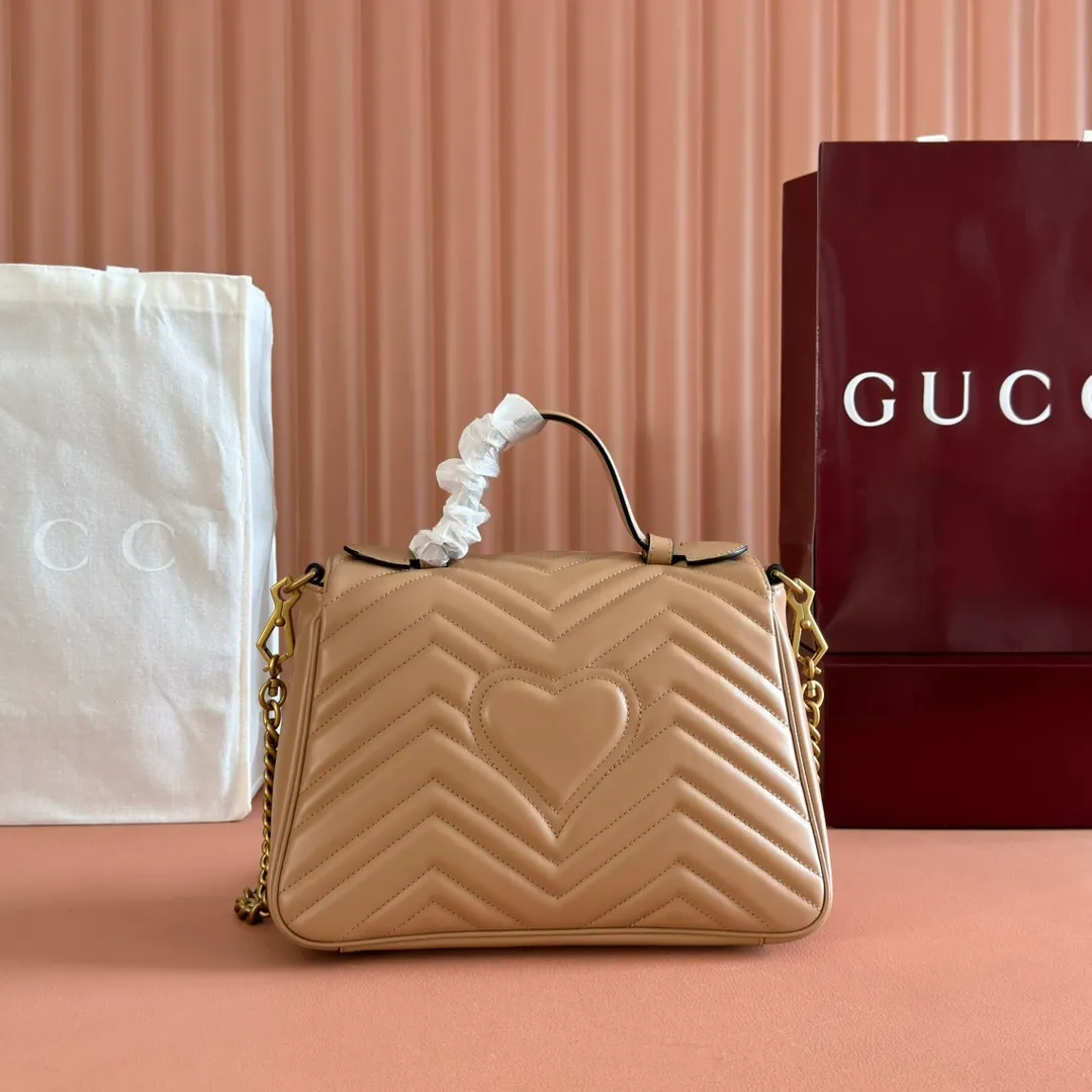 p1500. 📣📣📣【Original leather accessories🌈Full set of counter packaging】🔥🔥 ‼ ‼ "Marmont Italian Original Leather"‼ ‼ Have you picked up the addictive Gucci bags? The elegant and exquisite design of the GG Marmont series has captured the hearts of many girls! At the same time, it is also a must-have versatile item for global experts! Super awesome! Model: 498110. Size: 27*19*10.5, color: rose