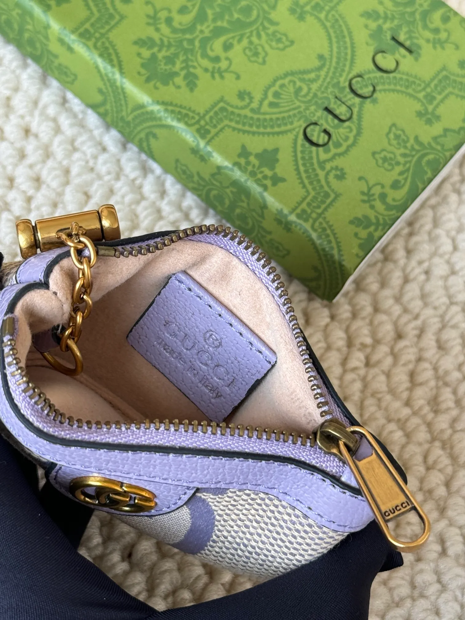 💰140 gucci new small coin purse ~ lipstick bag! Cowhide + PVC with exquisite original factory hardware! Flexible and unique hook buckle, small and exquisite, with great effect. Model: 671722, size: 12x7.5x1.5cm.