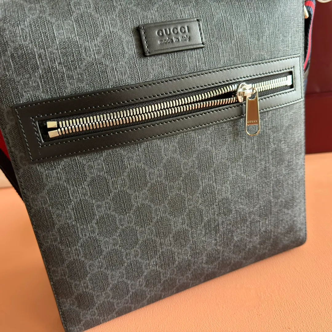p740. 💋💋💋【Original leather accessories 🌈 Equipped with full set of packaging at the counter】🔥🔥G Home👉New style. The market's top exclusive goods control, special/counter quality 💯Using imported cowhide, original hardware! Exquisite workmanship. 💯Exclusive physical photos📷👉The quality can be seen in the picture👄👄😘😘. Style number: 474137. Dimensions: width 27*height 28.5*side width 5. Color: Gram pvc.