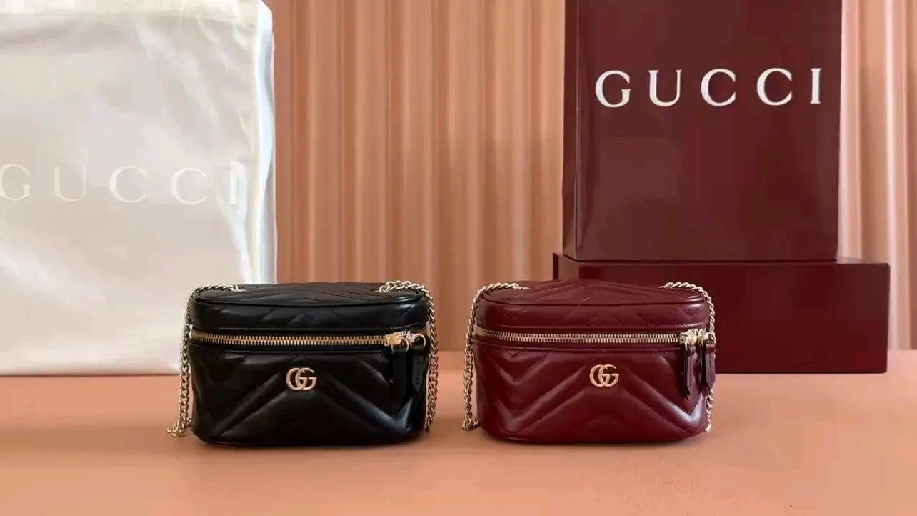 💋💋💋【New】GG Marmont series mini cosmetic bag, black, ancora red/original leather shipped, 🐍Model: 837455, short combination video