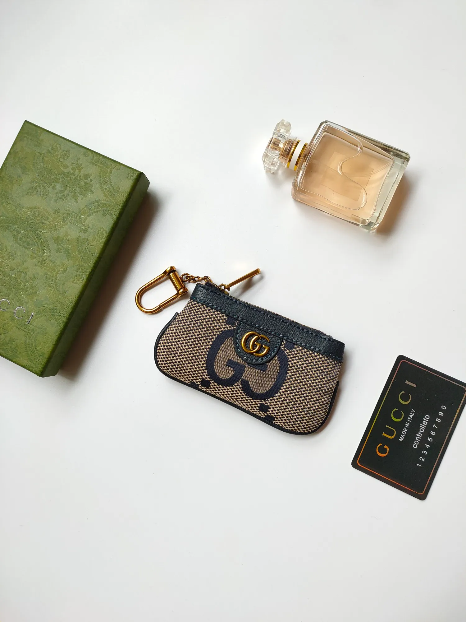 💰130💰New small coin purse~The lipstick bag is made of Gucci's new large-character fabric, with exquisite original factory bronze double G hardware and flexible and unique hook buckles. It is small and exquisite, but has great effect. Model: 671722, size: 12.5x7x1.5cm